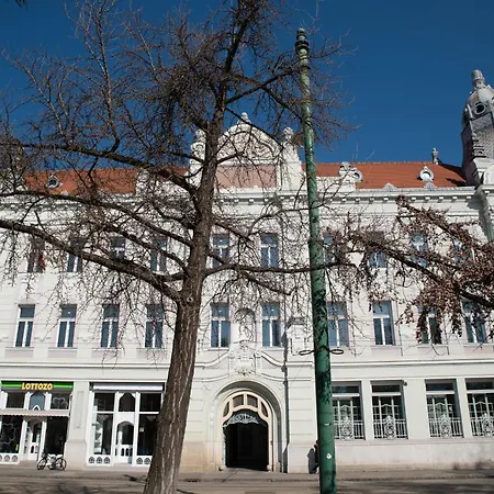 Szechenyi Center 公寓式酒店 塞格德