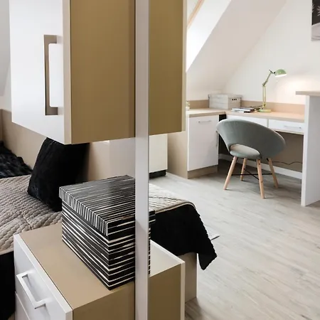 Szechenyi Center 公寓式酒店 4*